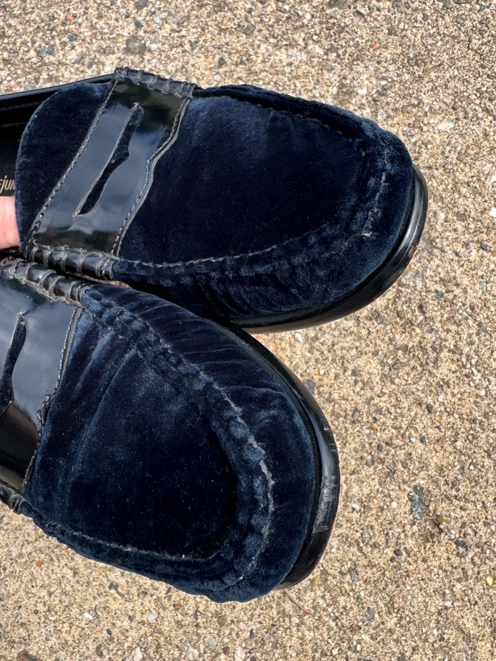 G.H. Bass & Co. Weejuns Navy blue Velvet Penny. Loafers Size 9M